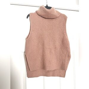 Like new Uniqlo wool blend turtle neck vest top